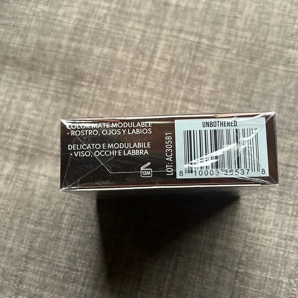 Danessa Myricks Yummy Skin Blurring Balm Powder Lowlighter & Laritzy Highlighter